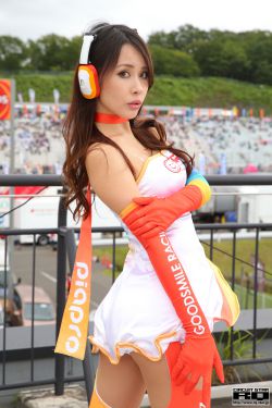 美女杀鸡